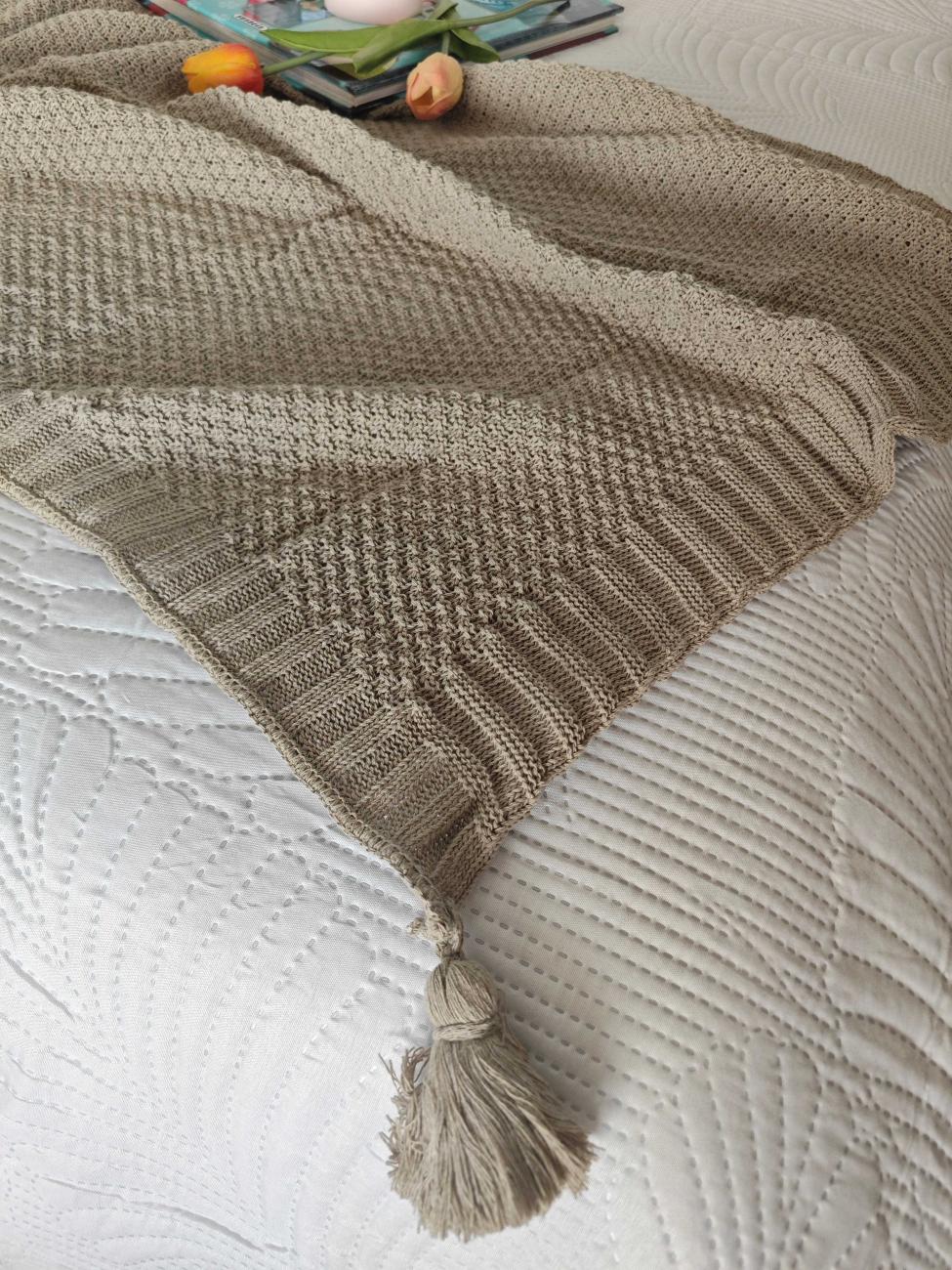 Plaid pie de cama algodín de punto con pompones arena beige
